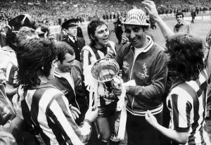 F A Cup Prints: Bob Stokoe Sunderland Manager celebrating with his team after winning the FA Cup