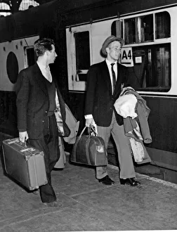 Bobby Charlton (right) at Preston Station with the Manchester United team as they leave