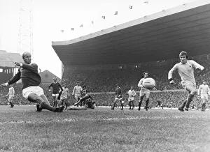 Score Prints: Bobby Charlton scored Manchester Uniteds 2nd goal in their 2 - 0 win over Coventry