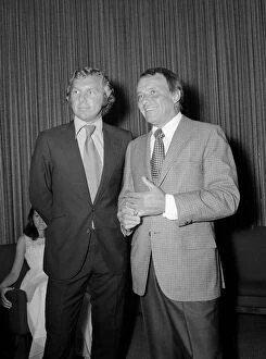 Images Dated 9th June 1971: Bobby meets Frank... Frank Sinatra presented UCLA students with cash prizes at the annual