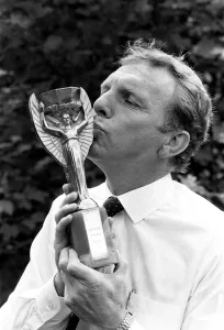 Feltstudios Prints: Bobby Moore West Ham and England Footballer kisses the the old Jules Rimet World Cup