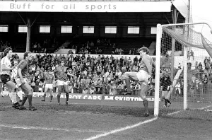 Bolton Wanderers 0 v. Crystal Palace 0. April 1982 MF06-36-037 Local Caption