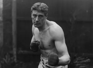 Bombardier Billy Wells poses for the Daily Mirror prior to his fight against Gunner Moir