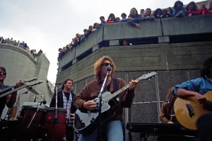 Busking Prints: Bon Jovi brought the walkways of Londons South Bank to a standstill when they played