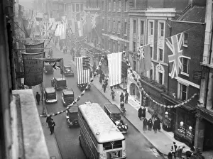 Flags Prints: Bond Street, Central London on a busy Friday in November 1934