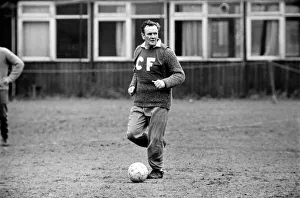 00246 Prints: The boss is backand hes ready for action. Don Revie pictured during a training