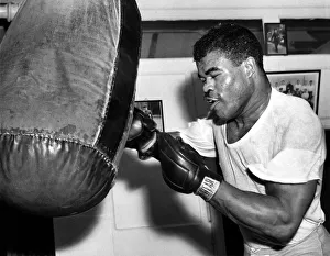 Boxer Bert Whitehurst seen here in training for his bout against Dick Richardson