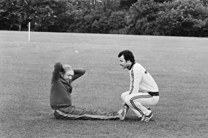 01409 Prints: Boxer John Conteh and Ronald Fraser training for a forthcoming film