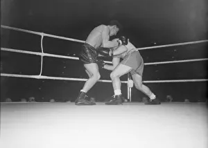 Boxing Dave sands wins British Empire Middle Weight Championship from Dick Turpin