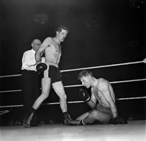 Boxing at Empress Hall Wally Thom v. Womber. April 1952 C1794-002 Boxing at Empress Hall
