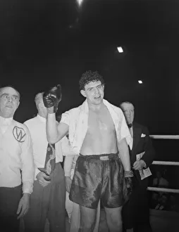 Boxing Johnny Williams after fight with Jack Gardner DM 13 / 3 / 1952