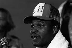 Images Dated 2nd October 1980: Boxing - Larry Holmes v Muhammad Ali - 1980