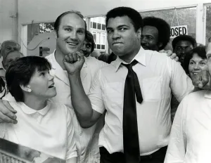 Boxing legend Muhammad Ali visited Coventry and was greeted by astonishing scenes of