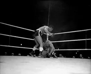 Boxing - Randolph Turpin v Alex Buxton - Nov 1956 Randolph Turpin knocks Alex