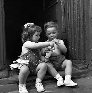 00077 Collection: Boy meets girl: These two year old twins of Pulteney-street, Islington