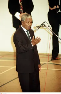 00577 Prints: BPM MEDIA FILER Nelson Mandela at the Hansdworth Leisure Centre in Handsworth