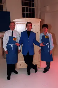 Bradley Walsh Comedian / TV Presenter May 98 With couples trying to put togeather