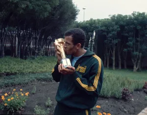 Captain Prints: Brazil captain Carlos Alberto kisses the Jules Rimet World cup trophy following their