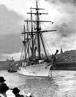 The Brazilain four-masted sailing ship Almirante Saldanha is towed into to her berth