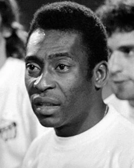 Images Dated 13th March 1973: Brazilian football star Pele for Santos against Fulham March 1973