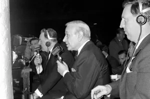 00076 Prints: Brian London v. Cassius Clay: Sir Roy Wellensky watching the fight