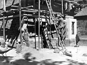 00863 Collection: Bricklayers at work. August 1939