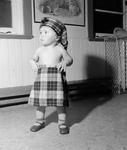 00192 Prints: At Bridgeton, Day Nursery, near Glasgow they are getting prepared for their Christmas