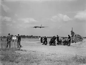 00001 Prints: Bristol Brabazon'demonstration flight over London Airport