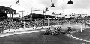 Speedway Collection: Bristol Speedway, the Bristol Bulldogs perform at the Knowle Stadium in the 1950s