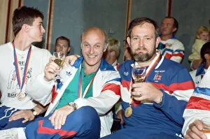 01305 Prints: Britains Olympians arrives at Heathrow airport following the Seoul Olympics