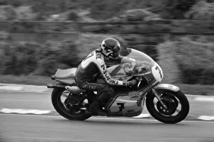 00964 Prints: Britiains World Motorcycle racing Champion Barry Sheene at Brands Hatch competing in