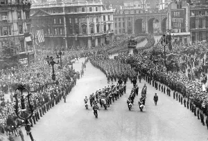 00418 Prints: British and Allied troops seen here march through Trafalgar Square during the Victory