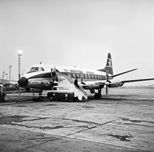 British Eagle Liquidation. (Picture) The crew of the last flight leaving