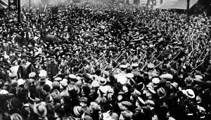 The British Expeditionary Force leaving for the Front in 1914 Britain declared war