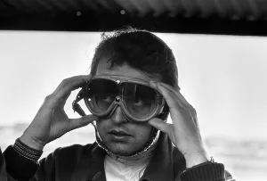00755 Prints: British Grand Prix Formula One motor racing at the Aintree Circuit near Liverpool