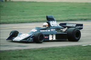 00197 Prints: British Grand Prix Silverstone July 1975 Motor racing 70s John Player