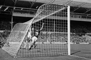 00795 Prints: British Home Championship International match at Wembley Stadium