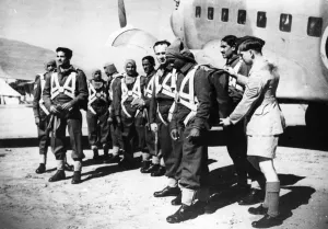 Parachute Prints: British and Indian Parachute troops undergoing an intensive training course