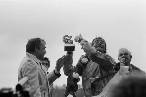 00965 Prints: British Motorcycle road racer Barry Sheene at Brands Hatch for the Marlboro
