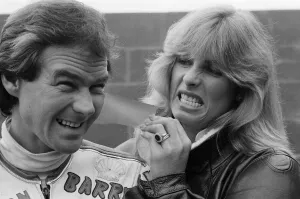 00965 Prints: British Motorcycle road racer Barry Sheene at Snetterton