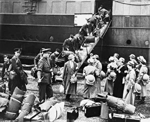 01444 Prints: British nurses and airmen photographed immediately after their arrival somewhere in