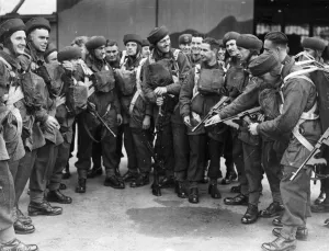 Squadron Prints: British Parachute Squadron (actual regiment unknown) training group