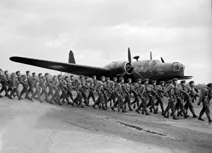 Regiment Prints: British Paratroopers Army Soldiers WW2 1939-1945 Parachute regiment