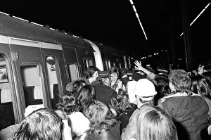 00542 Prints: British pop singer David Boowie greeted by crowds of fans at Charing Cross Station