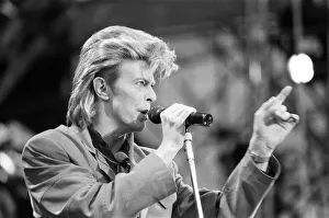 00542 Prints: British pop singer David Bowie performing on stage at Wembley. 20th June 1987