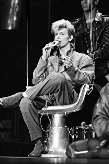 00542 Prints: British pop singer David Bowie pictured performing in concert at Wembley