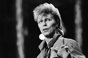 00542 Prints: British pop singer David Bowie pictured performing in concert at Wembley