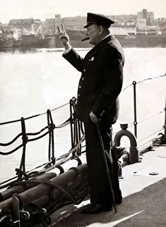 Leaders Prints: British Prime Minister Winston Churchill gives the V for Victory