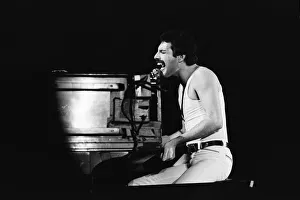 00849 Prints: British Rock group Queen performing at the NEC in Birmingham