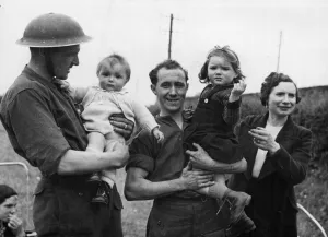 01449 Prints: British soldiers making friends with French families in the Bayeux area of Normandy